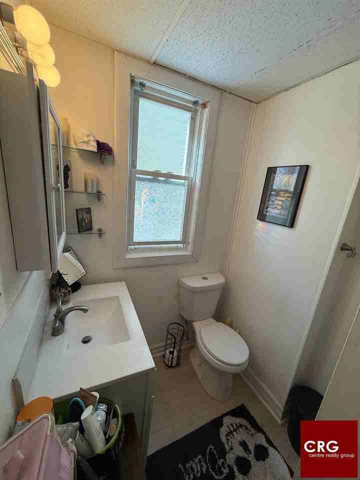 1 Clinton St - Photo 6 of 8