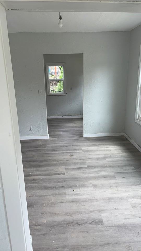 728 N Blauvelt Ave - Photo 4 of 8