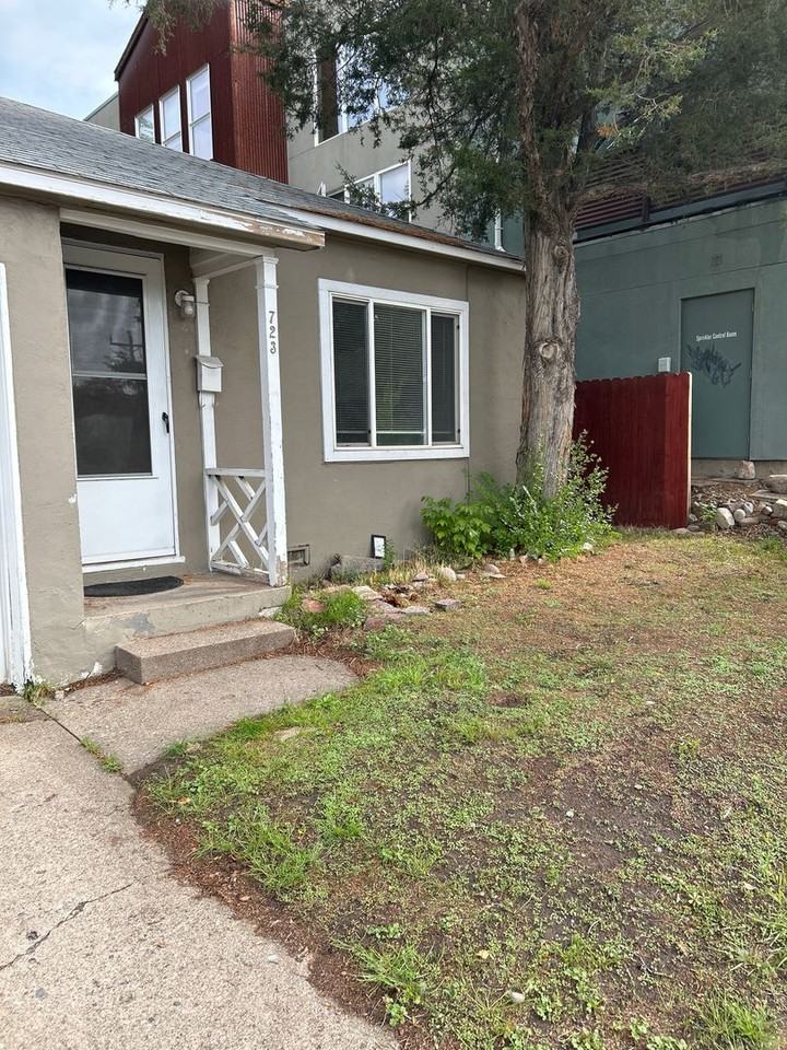 723 E College Dr