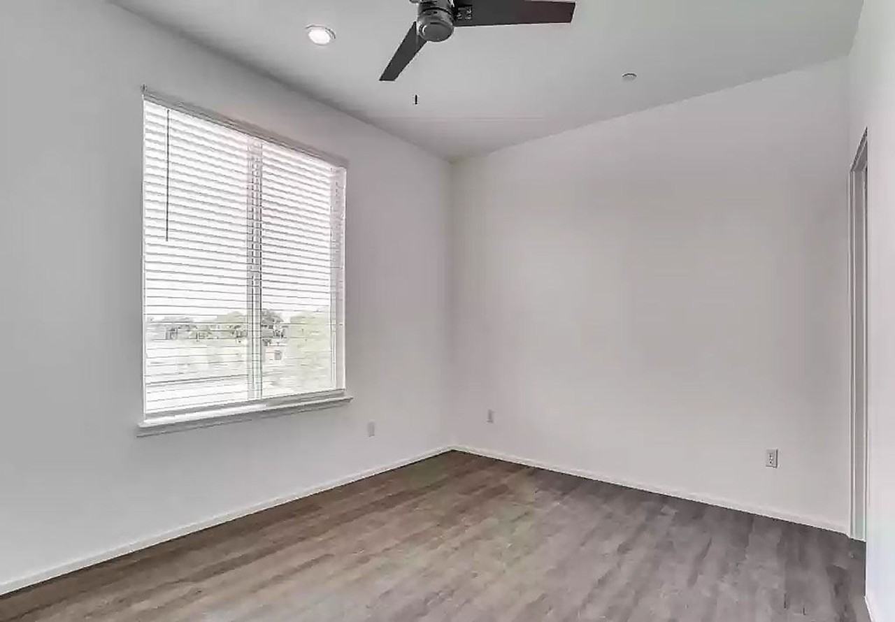 ONE MONTH FREE + $500 DEPOSIT! * Move in Ready! - Photo 7 of 18