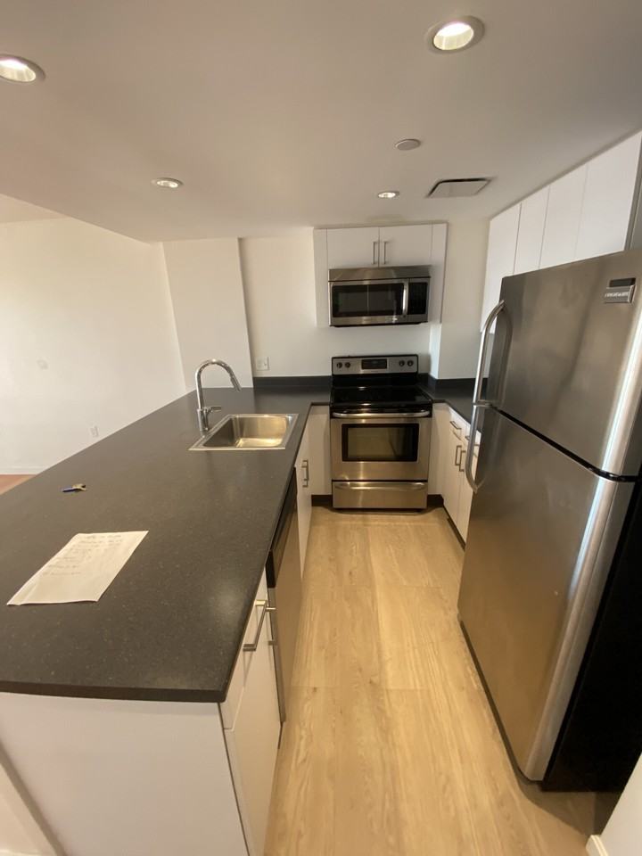 Harvard St #608 - Photo 2 of 17