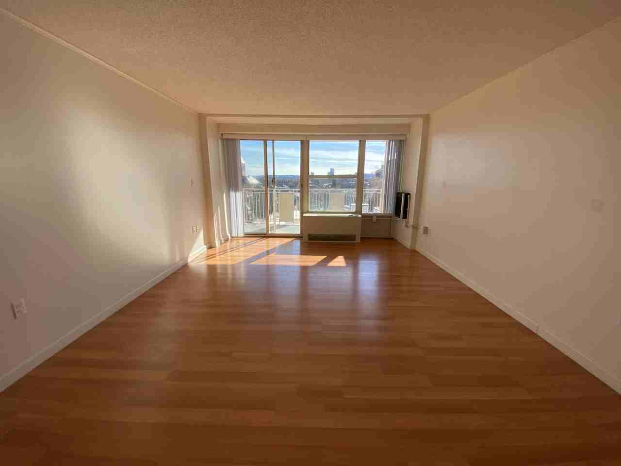 Harvard St #608 - Photo 3 of 17