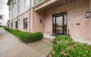 featured image of 3221 Elihu St