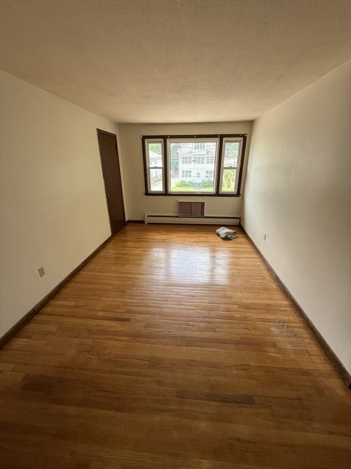 372 Park Street #7 - Photo 2 of 11