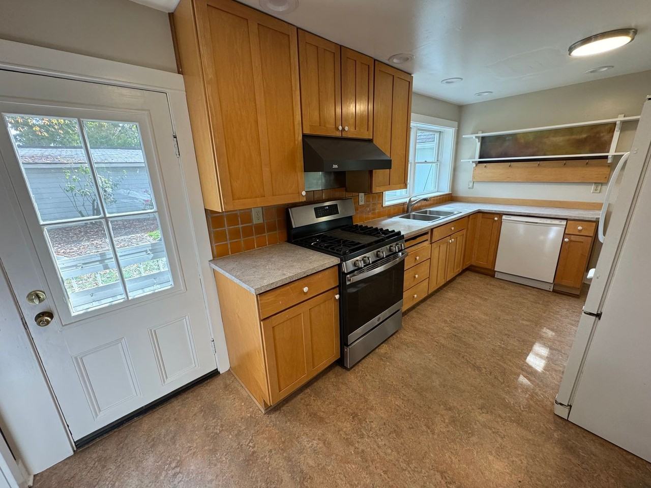 227 Sw 7th St - Photo 7 of 30