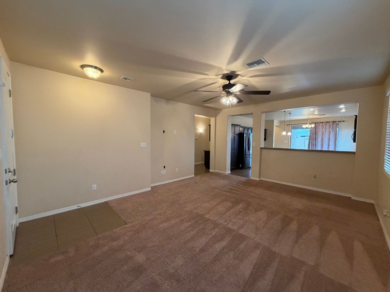 6662 E 35th St - Photo 3 of 32
