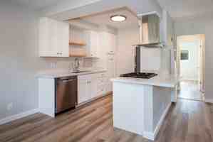 featured image of 409 W Islay St