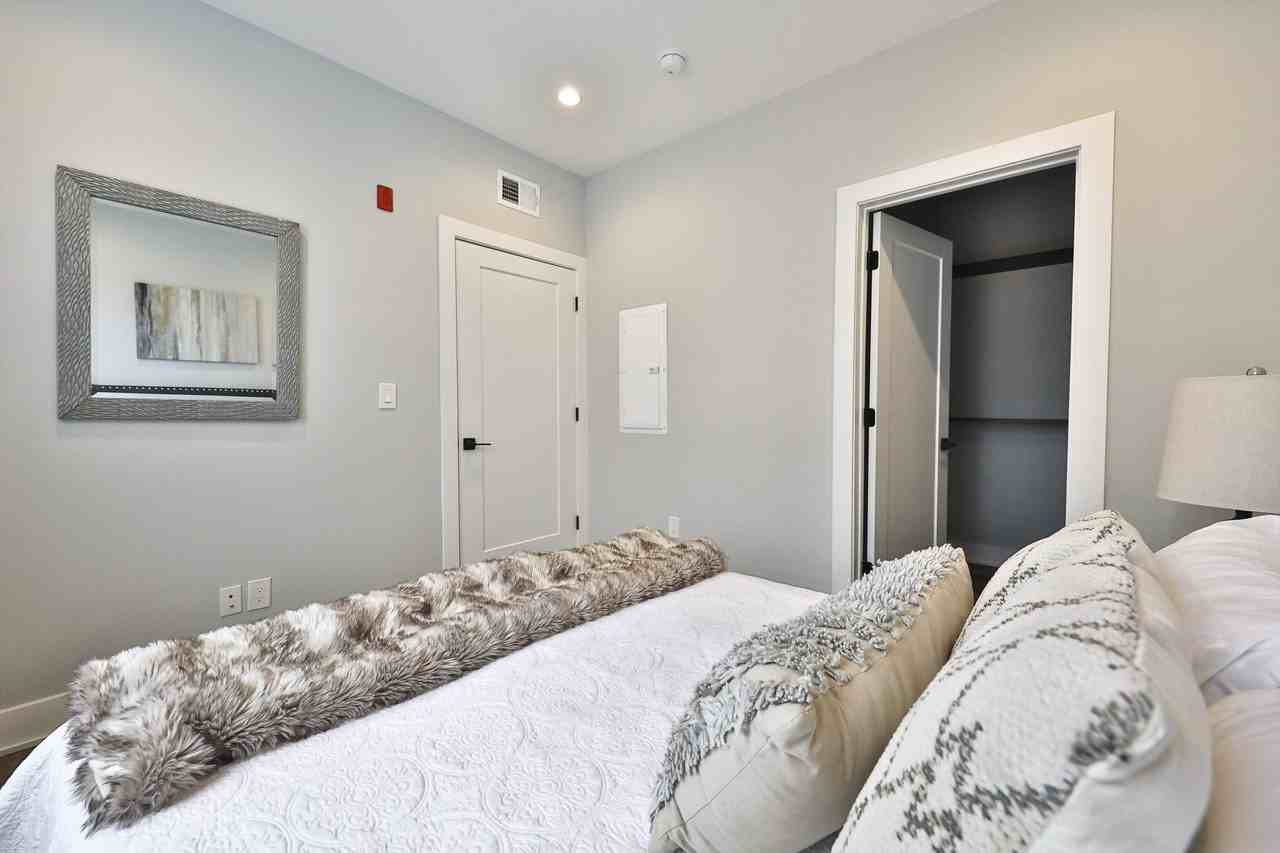 1612 Cambridge - Photo 4 of 27