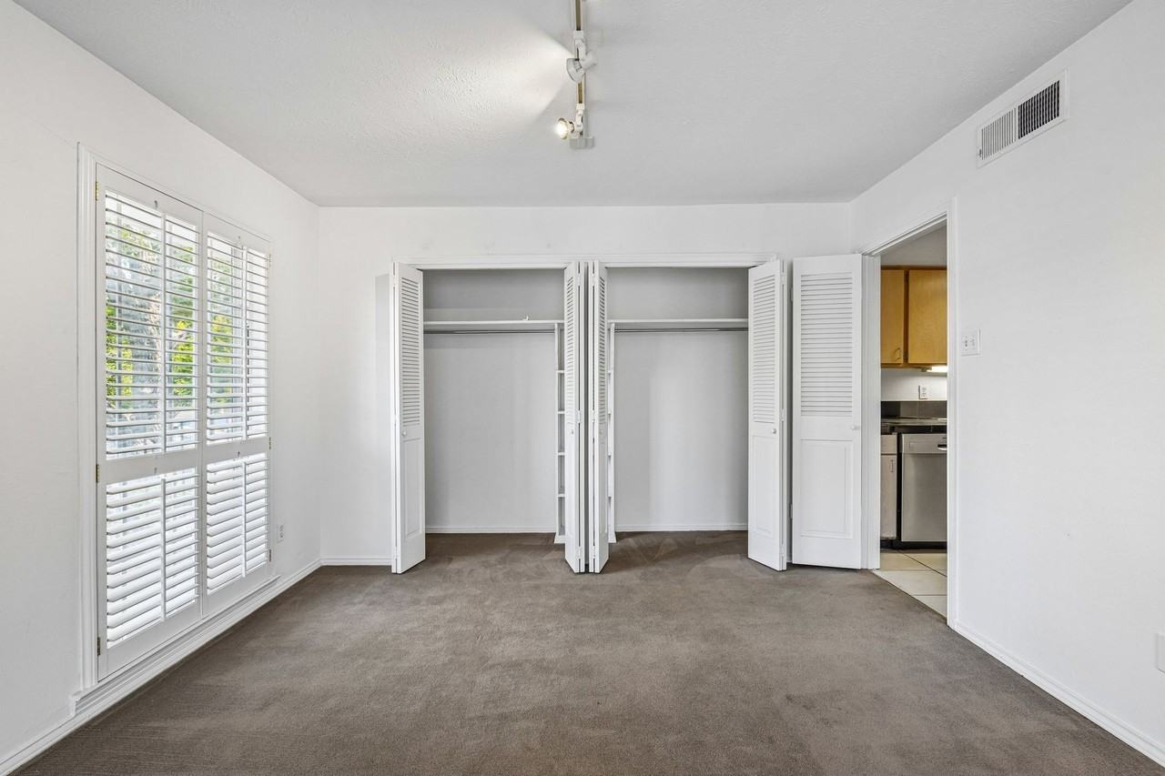 Kings Palace Apartments - Photo 7 of 19