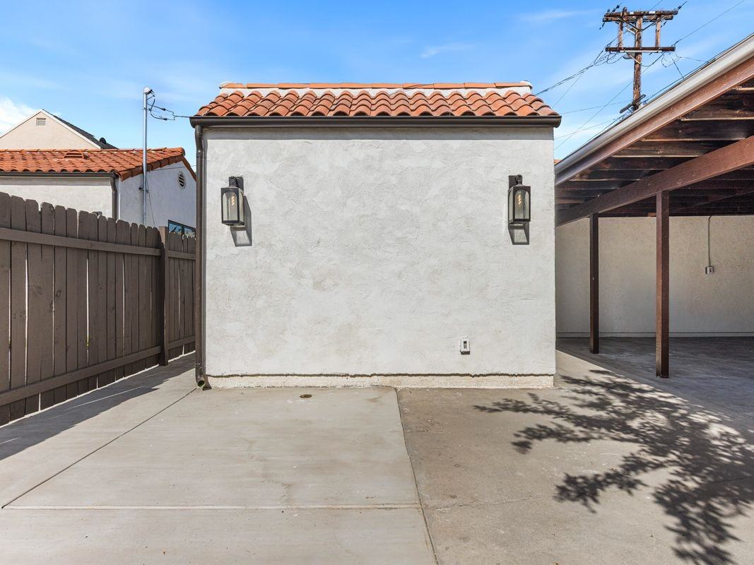 926 E Dryden St ##Adu - Photo 2 of 22