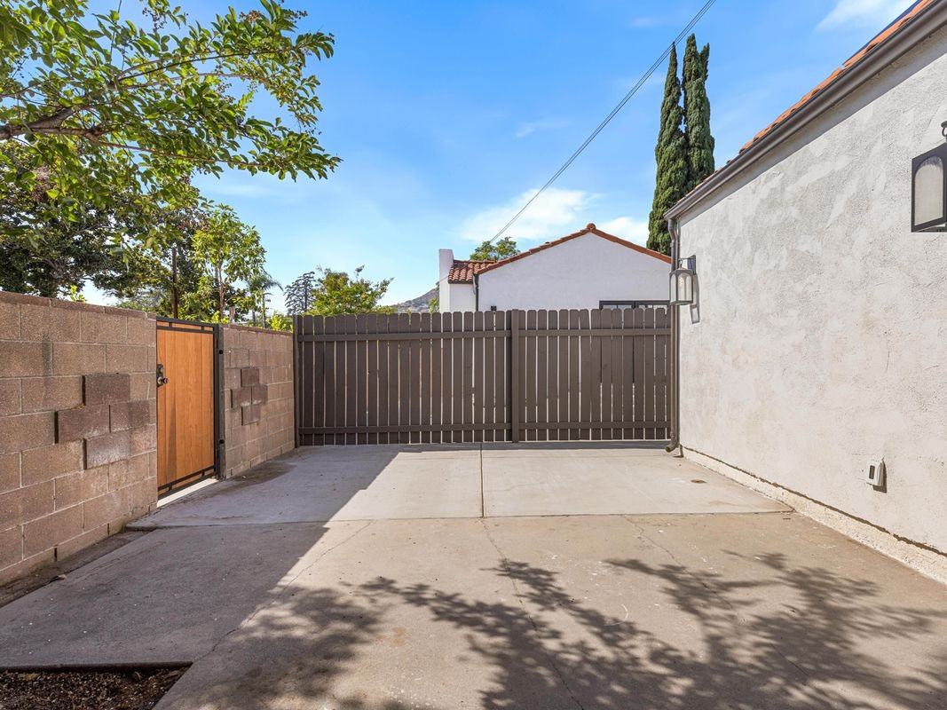 926 E Dryden St ##Adu - Photo 6 of 22