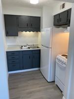 featured image of 608 W 9th St