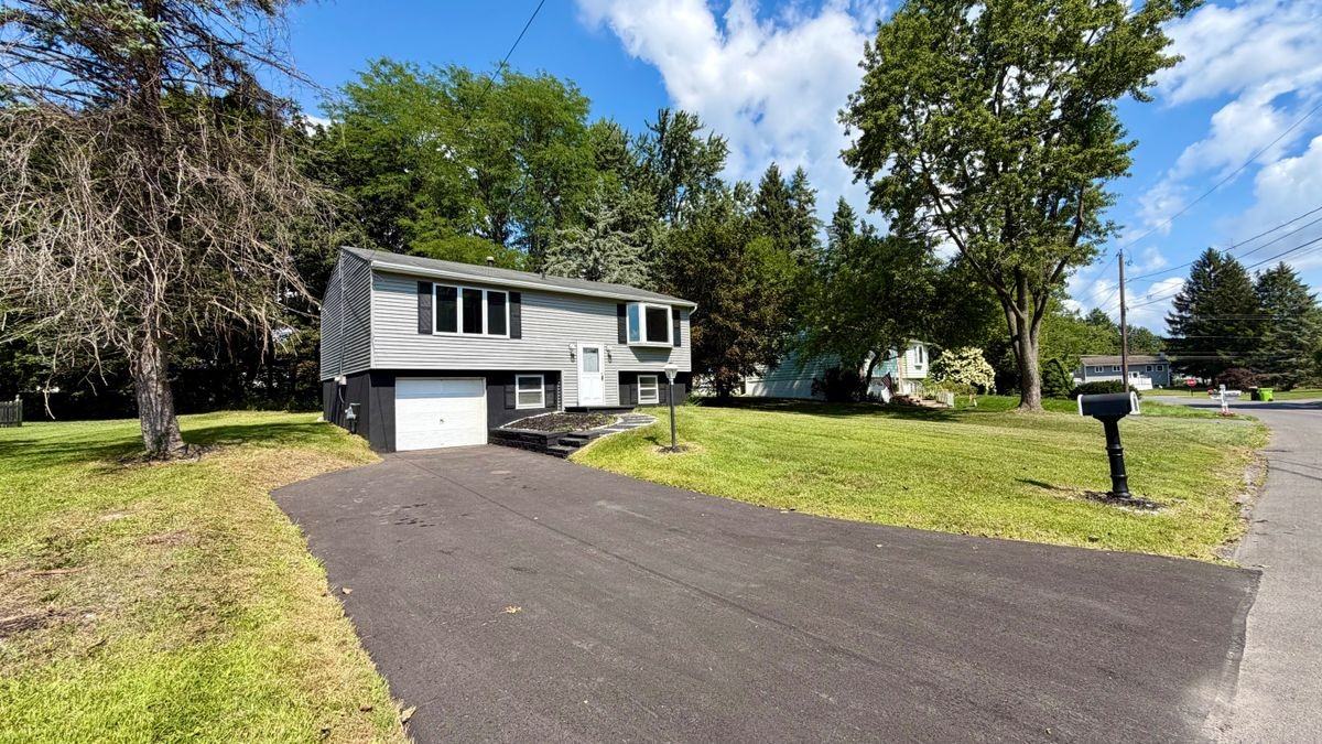 104 Finwood Dr - Photo 2 of 50