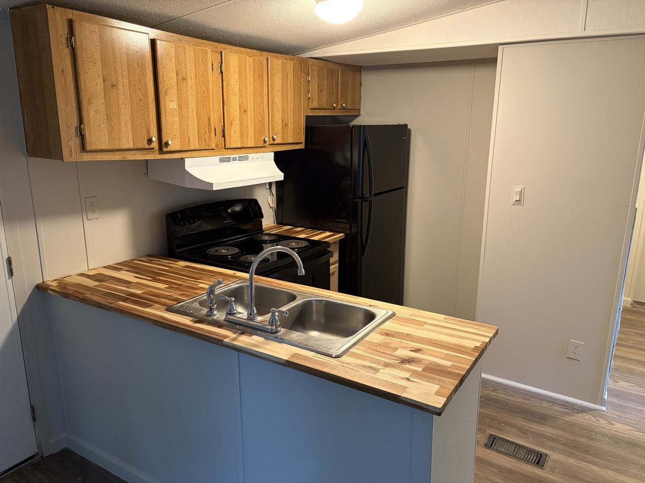 Acorn Village Ln - Photo 4 of 9