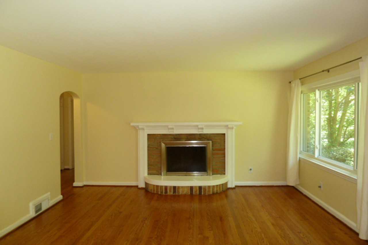 671 N Parkwood Rd - Photo 2 of 13