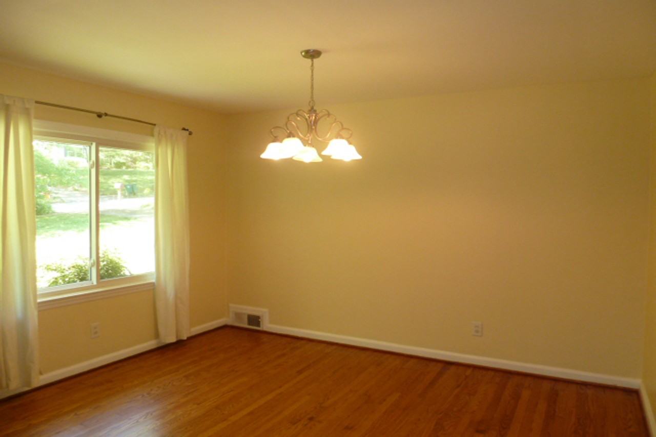 671 N Parkwood Rd - Photo 3 of 13