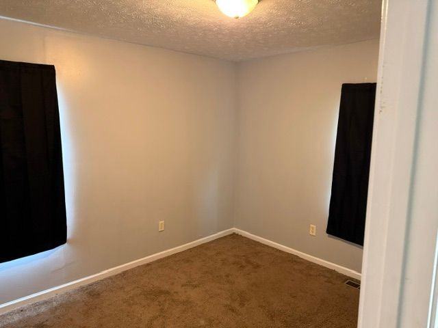 1814 Dewey St - Photo 2 of 6