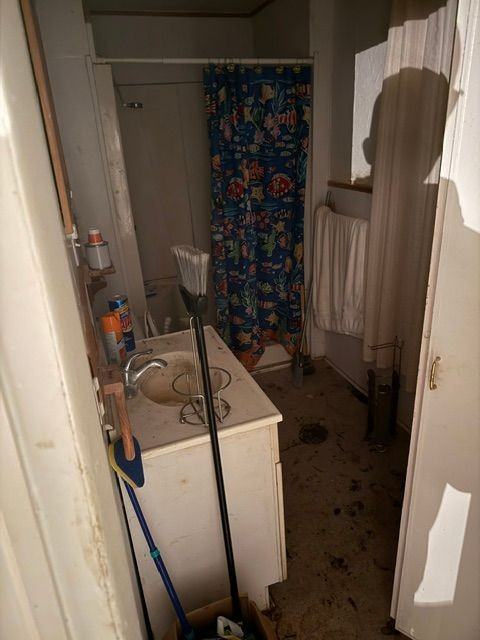 2024 Crystal St - Photo 3 of 11
