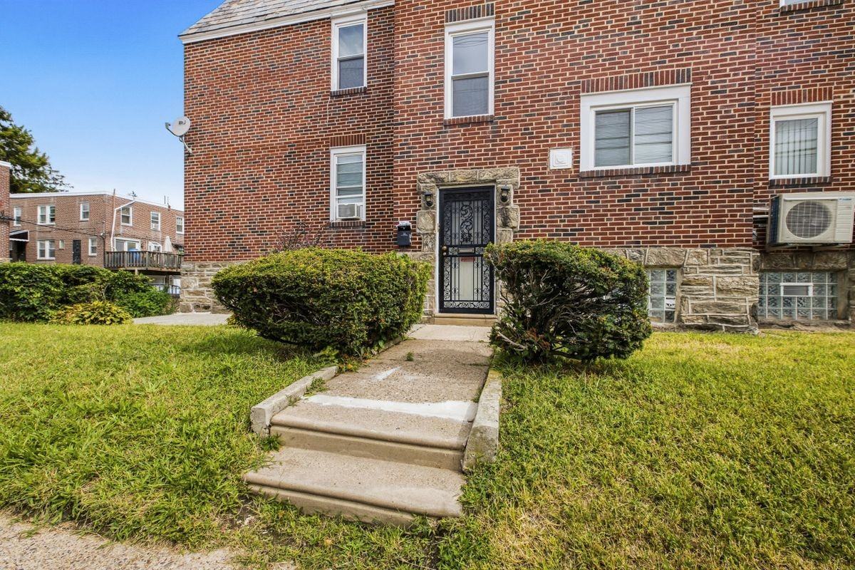 1301 E Johnson St - Photo 2 of 20