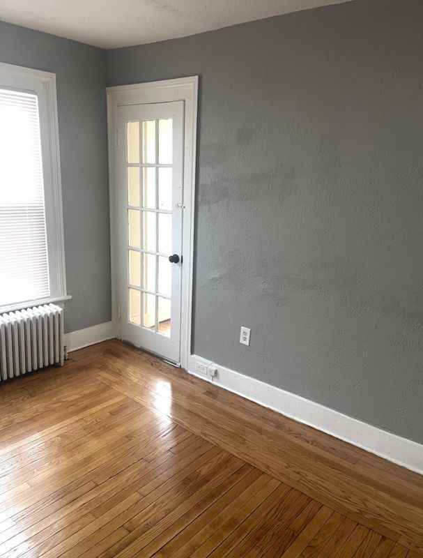 54 Gilbert Ave ##2fl - Photo 6 of 10