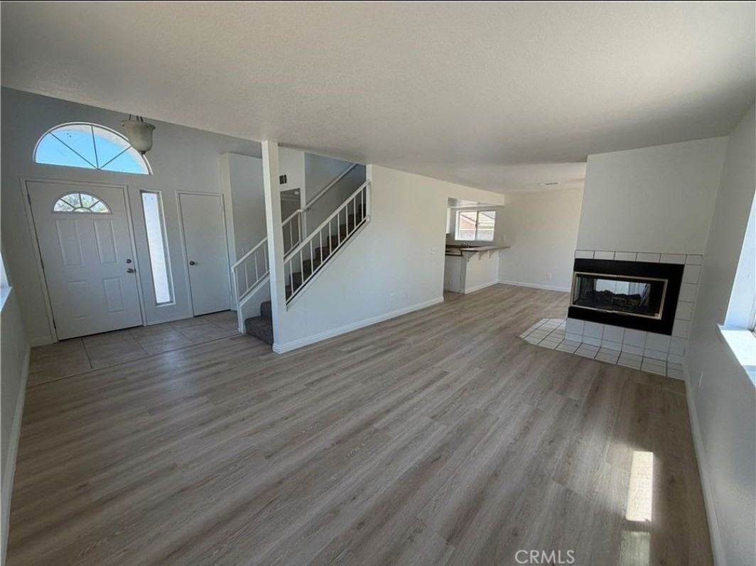 7276 Catalpa Ave - Photo 2 of 4