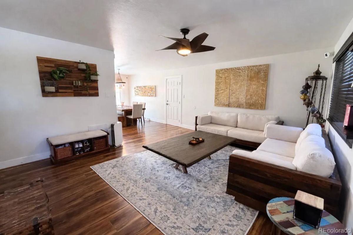 724 S Flamingo Ct - Photo 4 of 26
