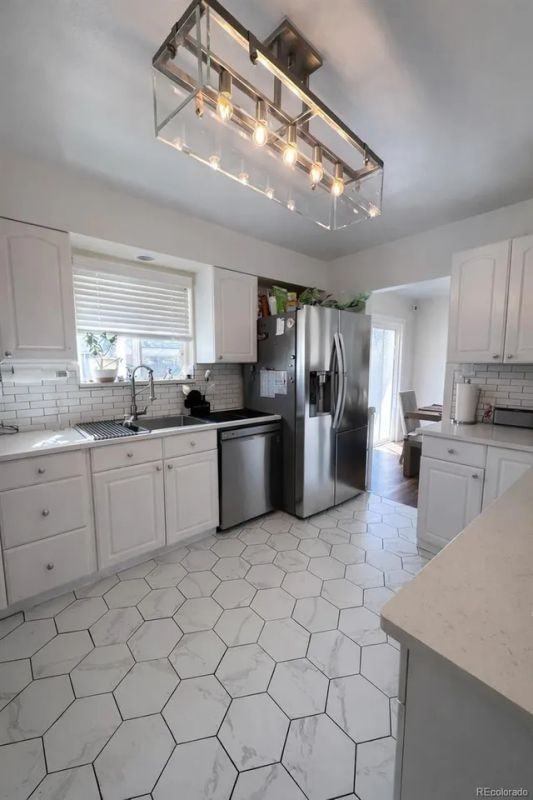 724 S Flamingo Ct - Photo 6 of 26