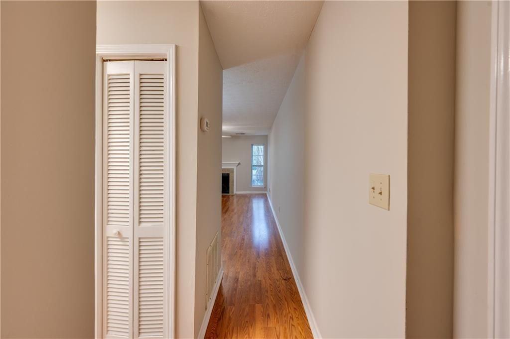 466 Teal Ct - Photo 4 of 25