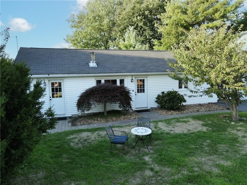 534 Aquidneck Ave ##A - Photo 2 of 50