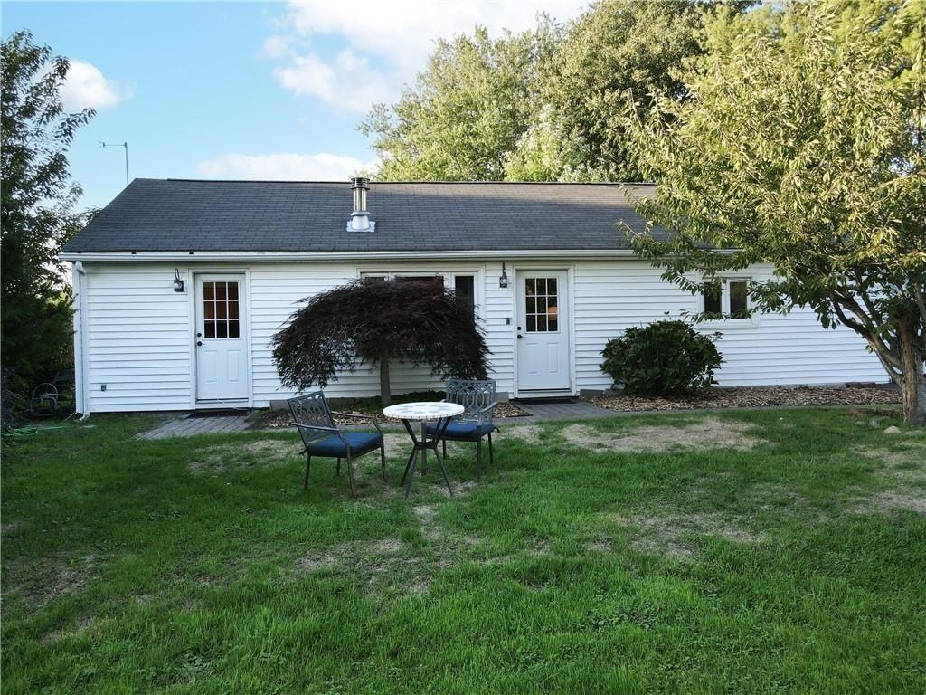 534 Aquidneck Ave ##A - Photo 3 of 50