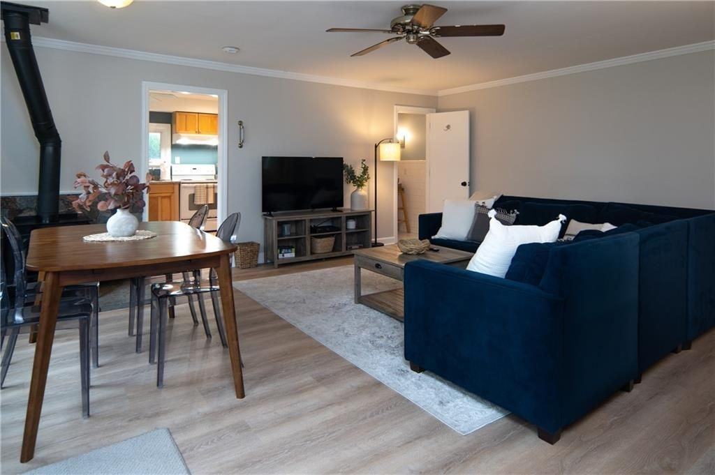 534 Aquidneck Ave ##A - Photo 4 of 50
