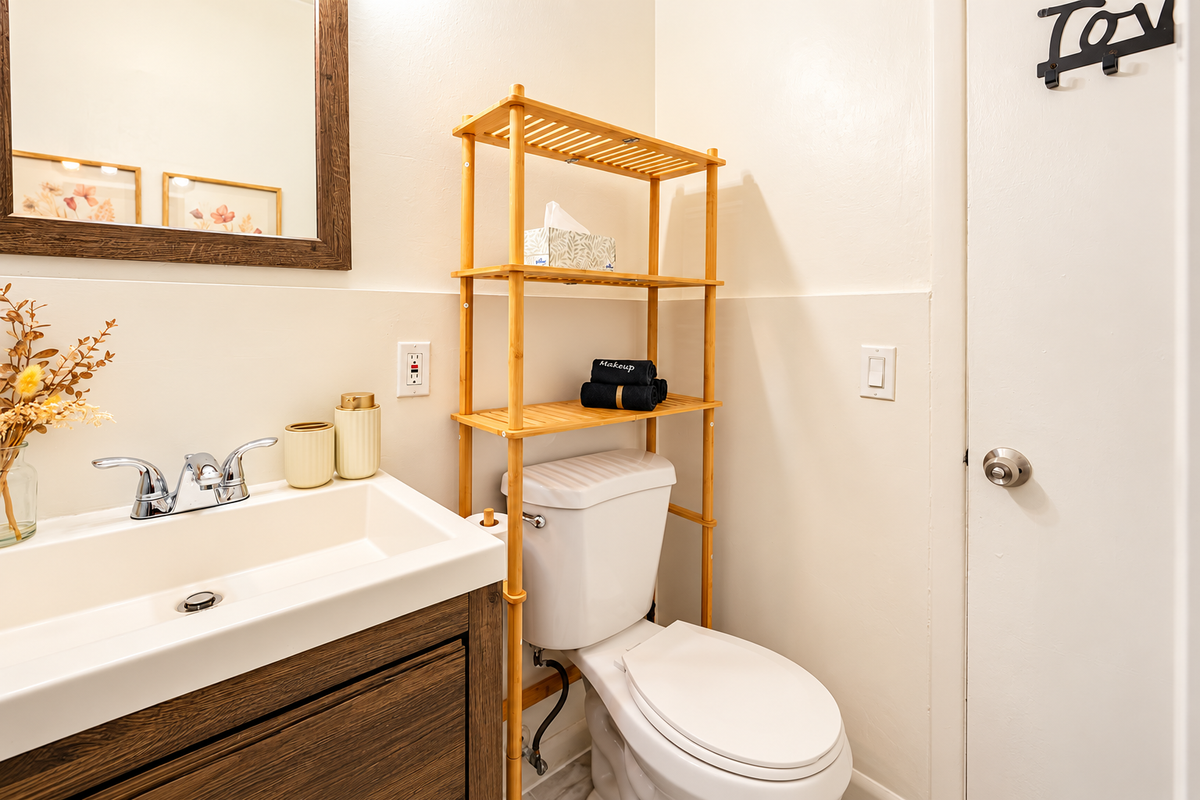 1317 Ne 116th St - Photo 5 of 9
