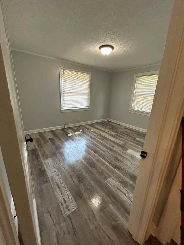 231 Sw Lemly St - Photo 3 of 10