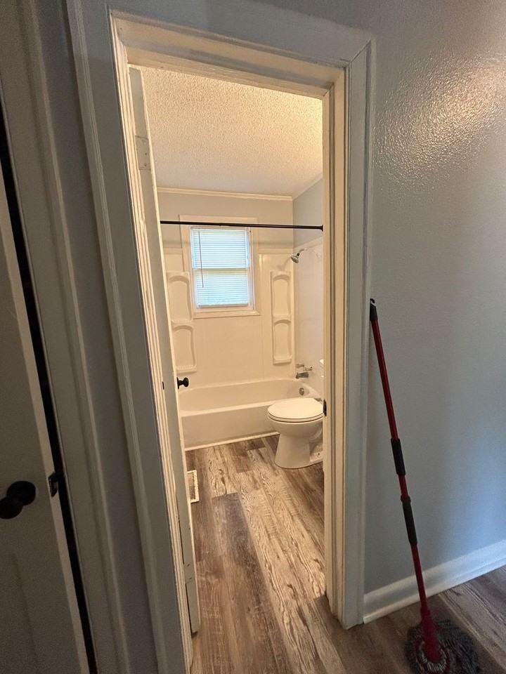 231 Sw Lemly St - Photo 7 of 10