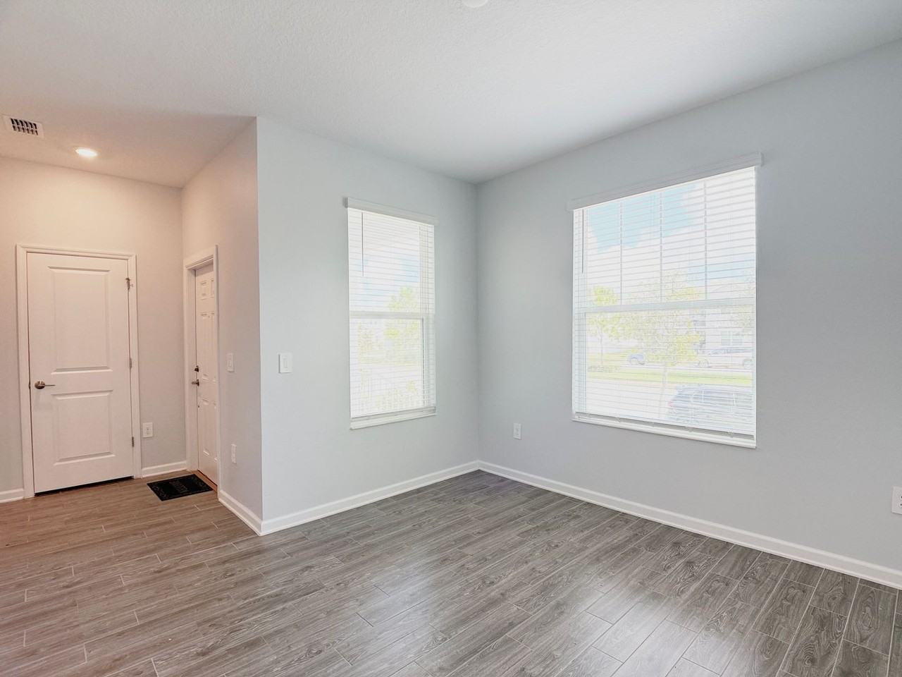 1652 Cross Prairie Pkwy - Photo 4 of 47