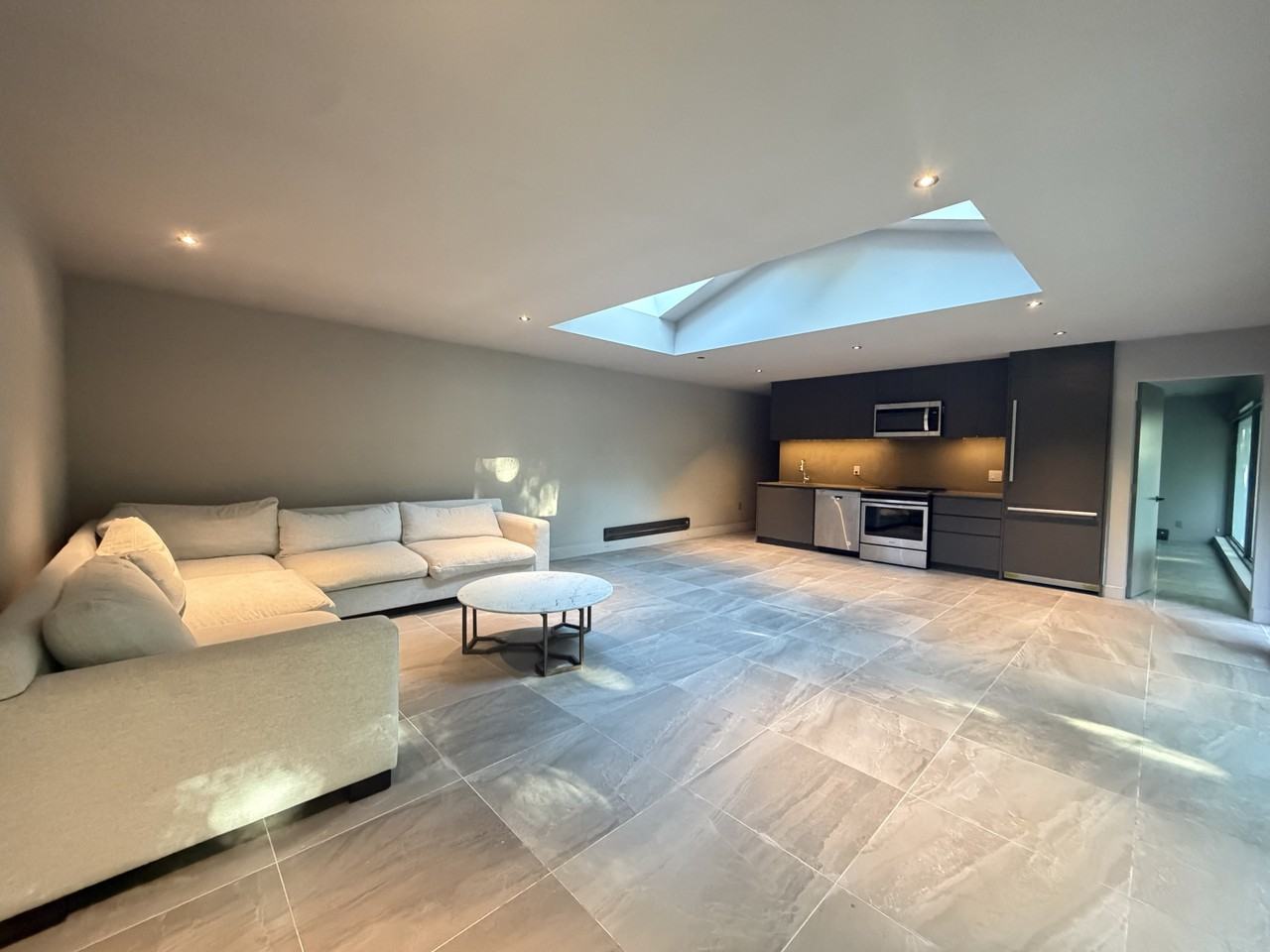 711 West 18th Street - Photo 2 of 11