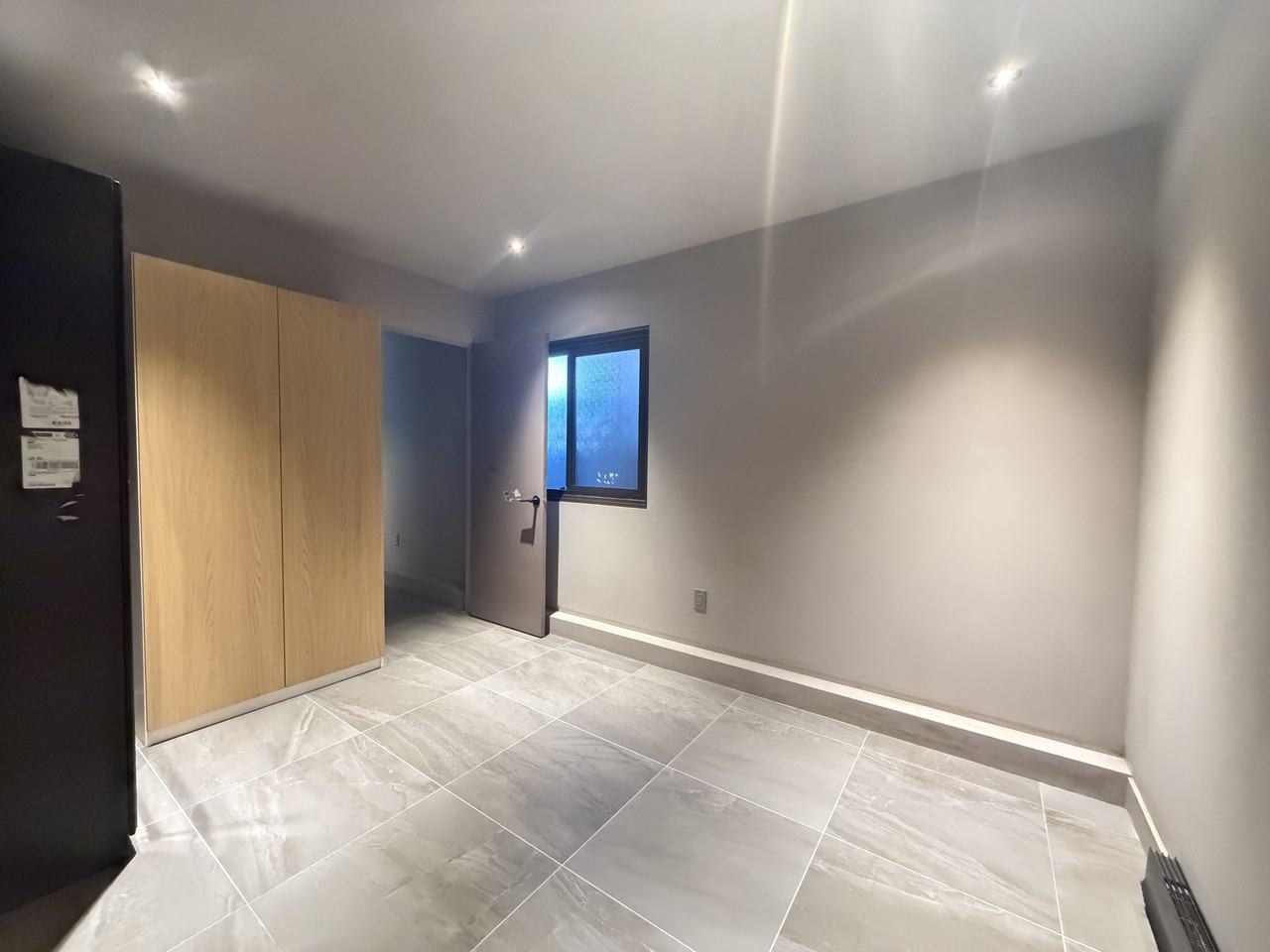 711 West 18th Street - Photo 5 of 11