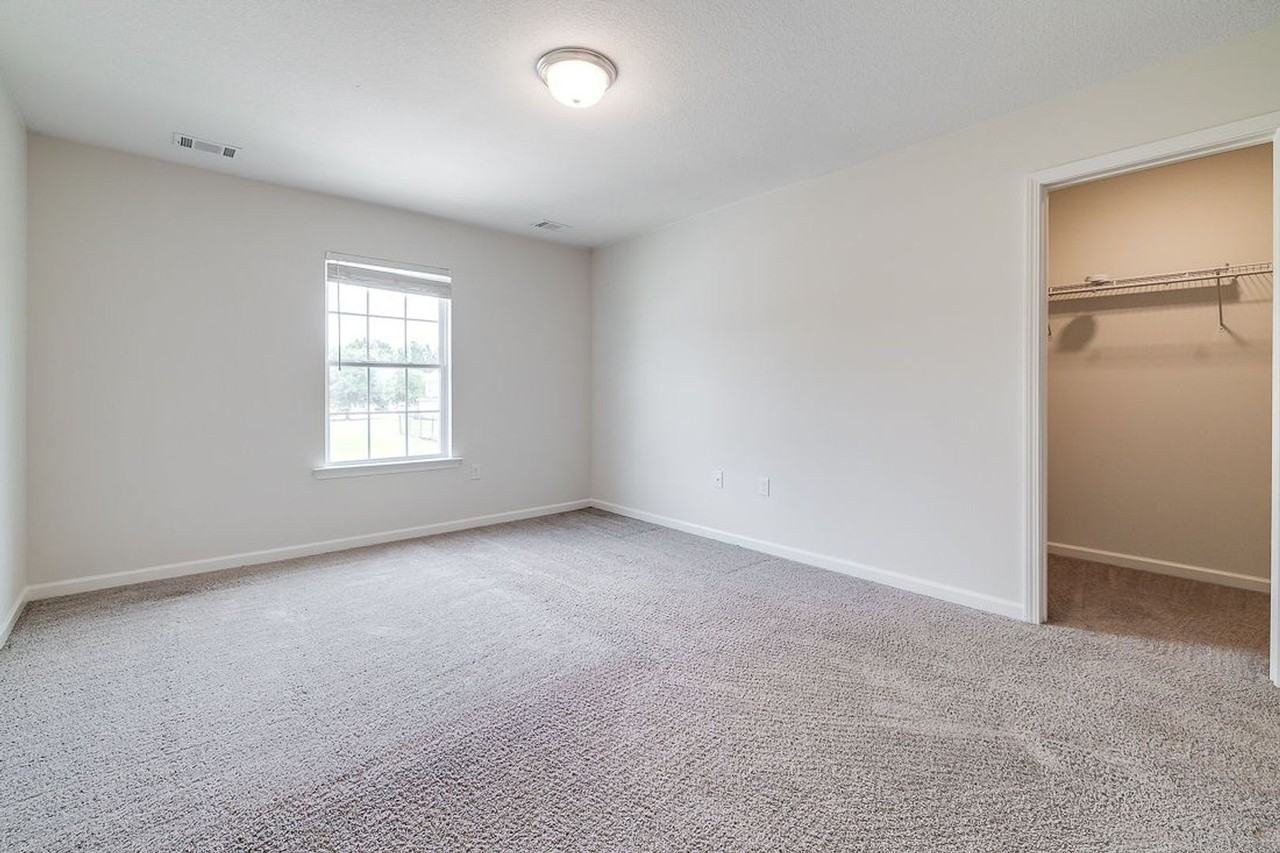140 Barfield Way - Photo 4 of 24