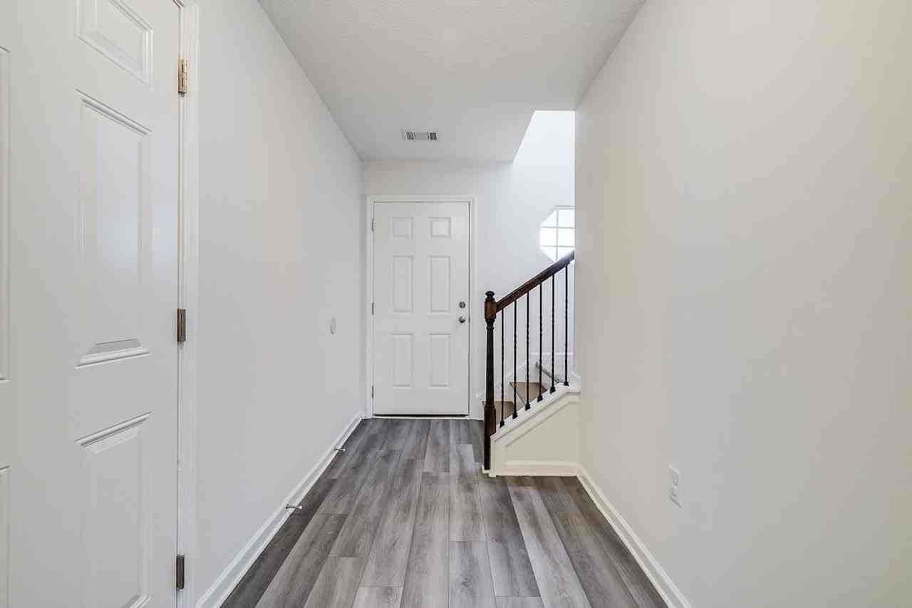 140 Barfield Way - Photo 5 of 24