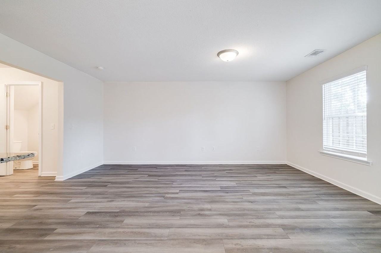 140 Barfield Way - Photo 7 of 24