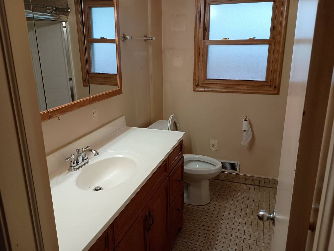 6506 S Canterbury Rd - Photo 6 of 10