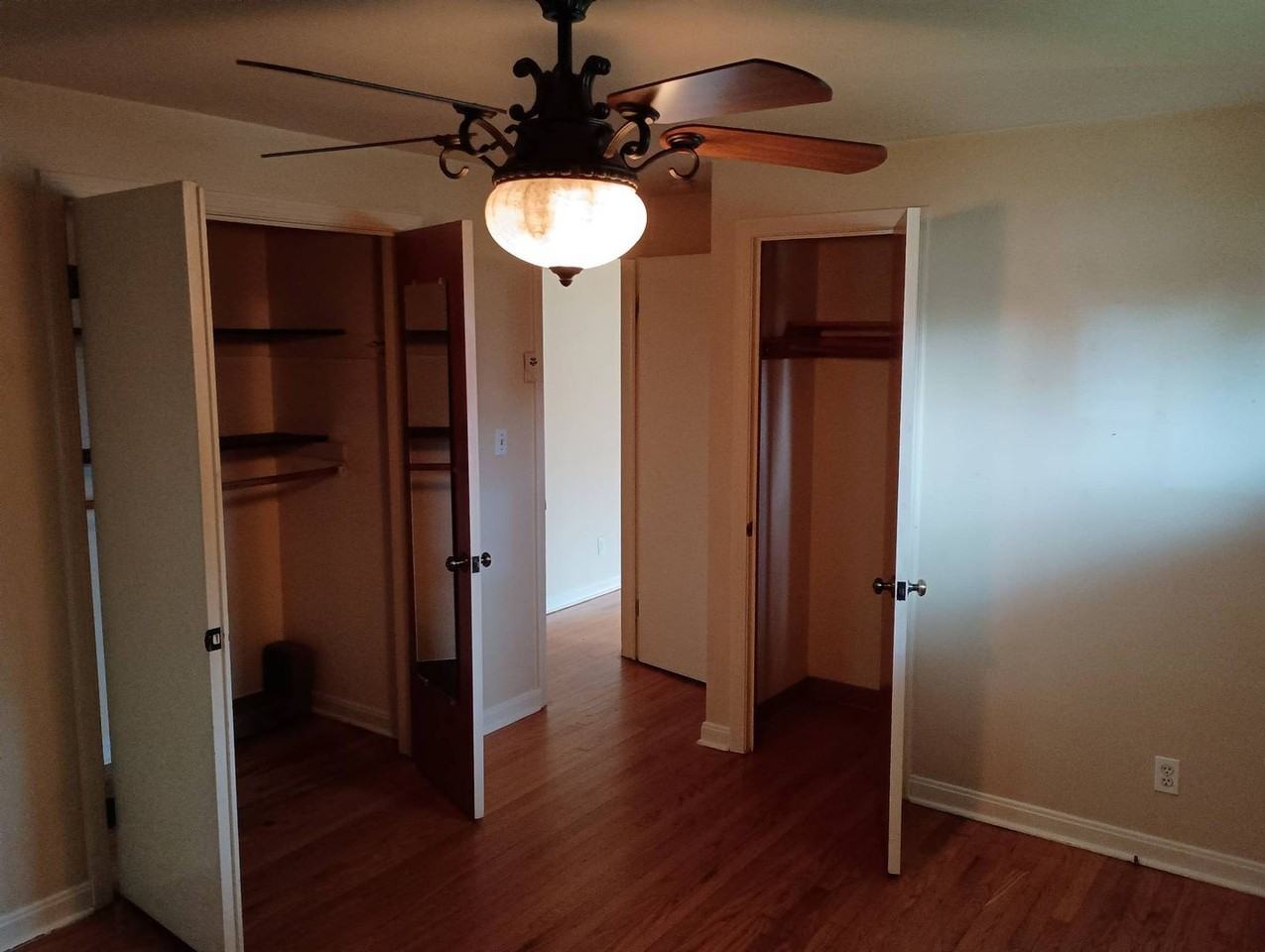 6506 S Canterbury Rd - Photo 7 of 10