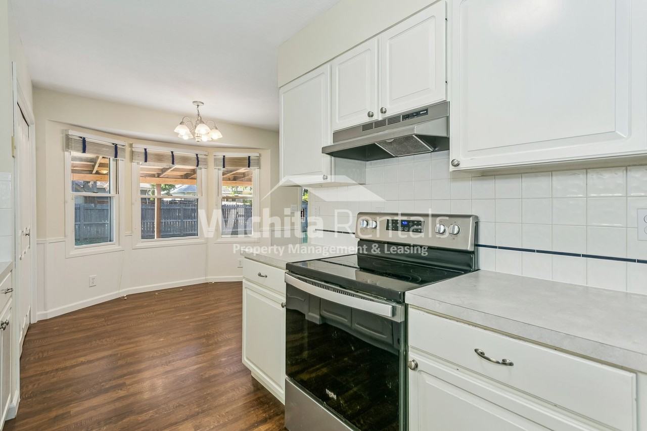 1331 N Westlink Ave - Photo 6 of 16