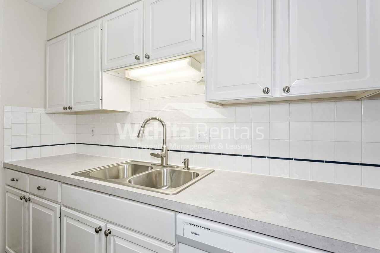 1331 N Westlink Ave - Photo 7 of 16