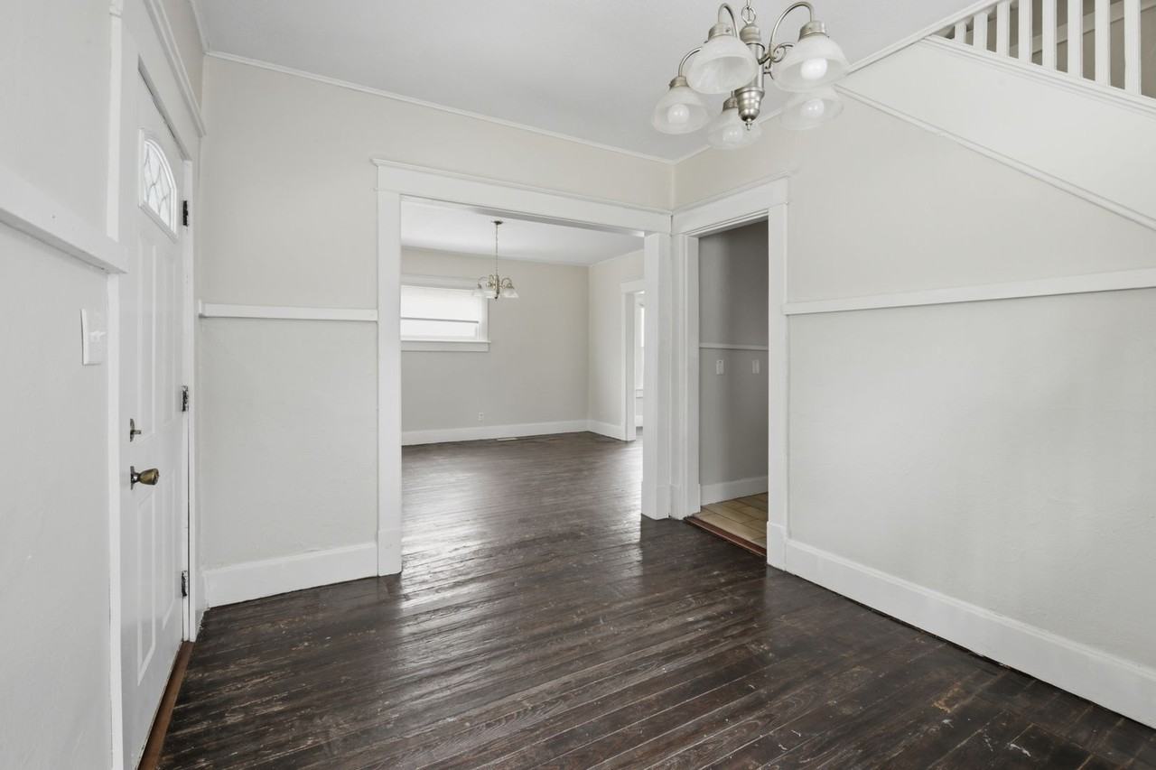 842 N Oakland Ave - Photo 4 of 21