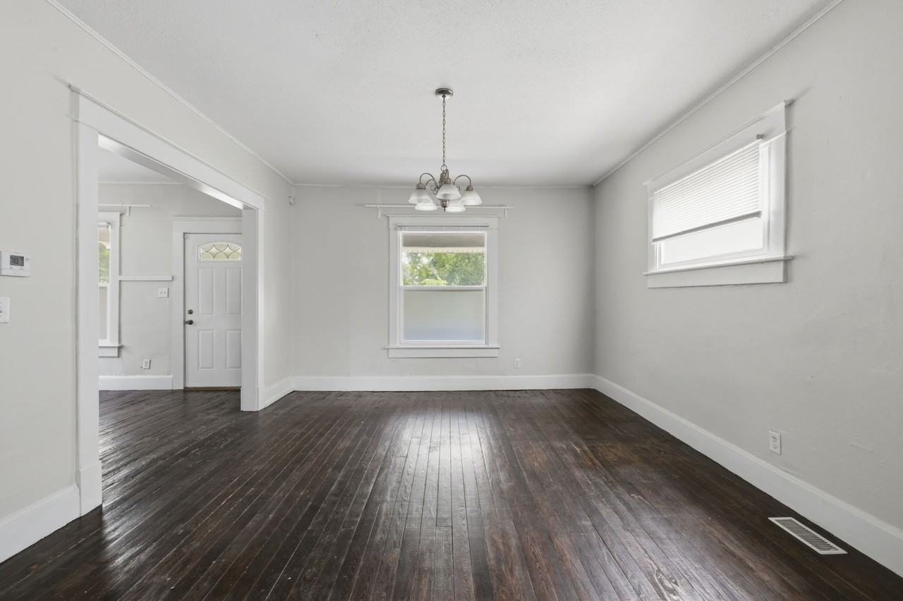 842 N Oakland Ave - Photo 6 of 21
