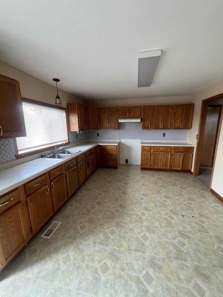 13929 Harrison Rd - Photo 5 of 23