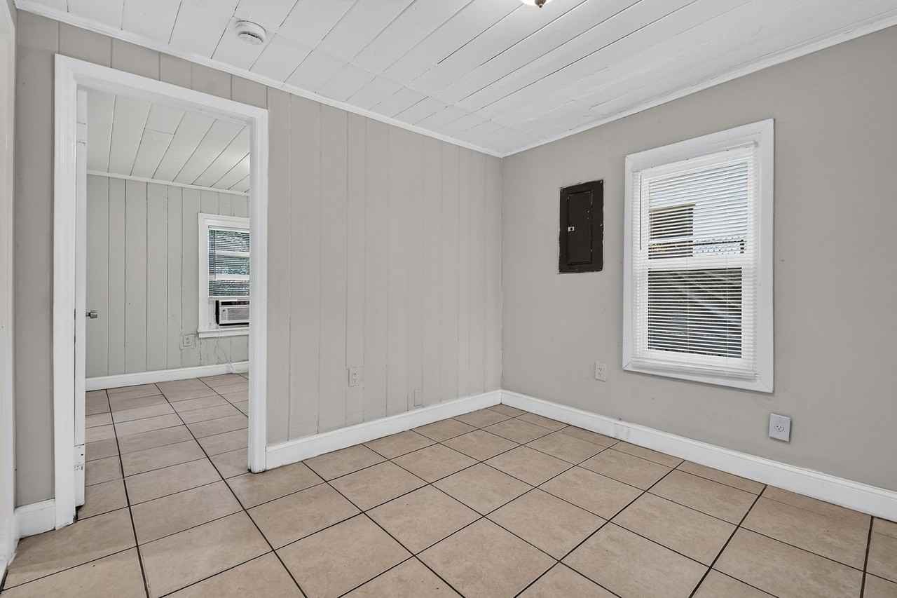 885–887 7th St - Photo 2 of 45