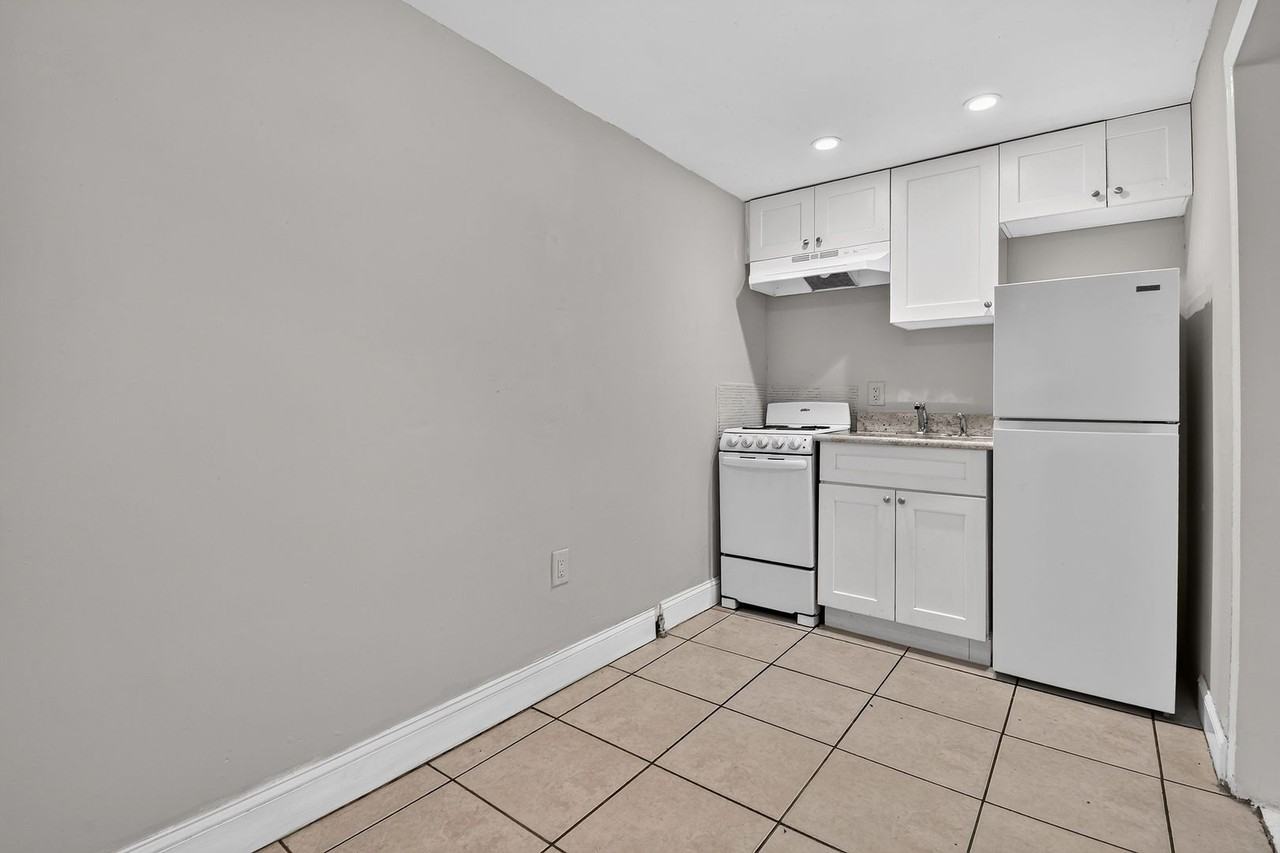 885–887 7th St - Photo 7 of 45