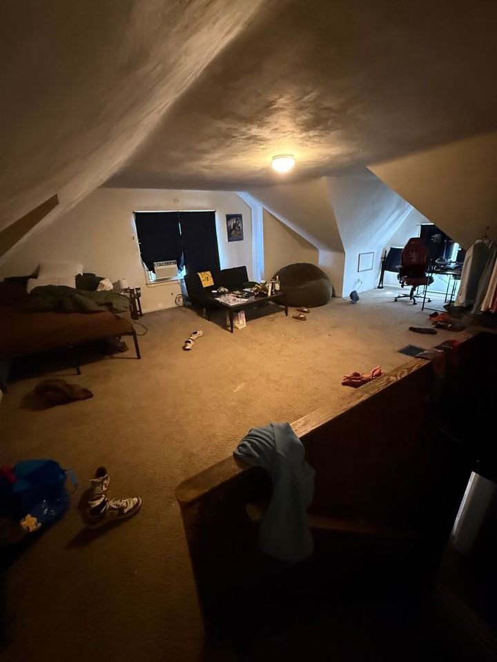 3275 Parkview Ave - Photo 4 of 18